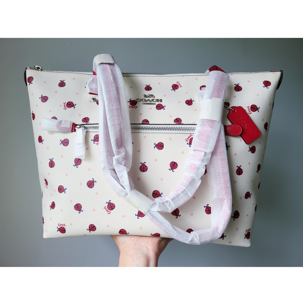 🆕️ NWT Coach Gallery Tote Ladybug Print